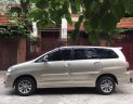 Toyota Innova 2.0E 2015 - Bán Toyota Innova 2.0E năm sản xuất 2015, màu vàng, chính chủ