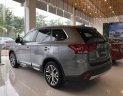 Mitsubishi Outlander 2018 - Cần bán xe Mitsubishi Outlander năm 2018, màu xám