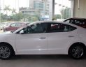 Hyundai Elantra 2018 - Cần bán xe Hyundai Elantra đời 2018, màu trắng, 565.3 triệu