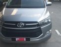 Toyota Innova E 2018 - Bán Toyota Innova E 2018, màu đồng