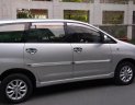 Toyota Innova E 2014 - Bán xe Toyota Innova E năm 2014, màu bạc, 548tr