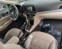 Hyundai Elantra 2018 - Bán xe giao ngay- Cần thanh lý Elantra 2.0 AT đen huyền bí - Khuyến mãi lên đến 90tr- LH: 0978656301