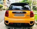 Mini Cooper At 2016 - Bán gấp Mini Cooper 2016 tự động, màu vàng, đẹp mới nhất Sài Gòn