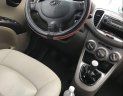Hyundai i10 2012 - Cần bán gấp Hyundai i10 sản xuất năm 2012, màu bạc, nhập khẩu nguyên chiếc xe gia đình, 217tr