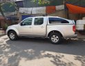 Nissan Navara LE MT  2011 - Cần bán Nissan Navara LE sản xuất năm 2011, màu bạc MT 2 cầu