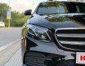 Mercedes-Benz E class E300 AMG 2017 - Bán xe Mercedes-Benz E class sản xuất 2017 màu đen cực mới