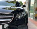 Mercedes-Benz E class E300 AMG 2017 - Bán xe Mercedes-Benz E class sản xuất 2017 màu đen cực mới