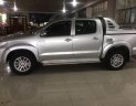 Toyota Hilux 2012 - Bán Toyota Hilux đời 2012, màu bạc