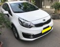 Kia Rio 2016 - Gia đình cần bán xe Kia Rio 2016, số tự động, màu trắng, xe còn mới tinh