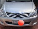 Toyota Innova    2010 - Bán Toyota Innova đời 2010, màu bạc xe gia đình