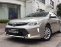 Toyota Camry  2.0E 2016 - Bán Toyota Camry 2.0E sản xuất 2016, màu vàng giá cạnh tranh