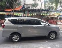 Toyota Innova 2017 - Cần bán xe Toyota Innova sản xuất 2017, màu bạc, giá chỉ 710 triệu