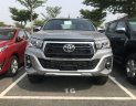 Toyota Hilux 2.8AT (4x4) 2018 - Bán Toyota Hilux sản xuất năm 2018, màu bạc, xe nhập