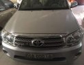 Toyota Fortuner 2010 - Cần bán Toyota Fortuner năm 2010, màu bạc xe gia đình 