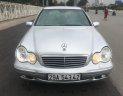 Mercedes-Benz C class C200 2004 - Bán xe Mercedes-Benz C class năm 2004 màu bạc, giá chỉ 225 triệu