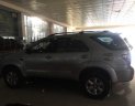 Toyota Fortuner 2010 - Cần bán Toyota Fortuner năm 2010, màu bạc xe gia đình 