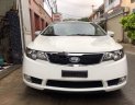 Kia Forte   2011 - Cần bán lại xe Kia Forte sản xuất năm 2011, màu trắng xe gia đình