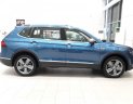 Volkswagen Tiguan 2018 - Xe 7 chỗ gầm cao của Đức, bao ngon, đủ màu cực đẹp, có xe giao ngay, bao bank 85%, lãi cực thấp