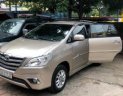 Toyota Innova 2.0V 2014 - Bán Toyota Innova 2.0V 2014, màu vàng, giá tốt