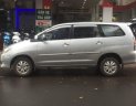 Toyota Innova 2011 - Cần bán lại xe Toyota Innova năm sản xuất 2011, màu bạc xe gia đình