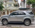 Toyota Fortuner 2.7L AT 2013 - Cần bán Fortuner V, số tự động, 1 cầu, màu bạc, sản xuất T10/2013, 1 chủ từ đầu, biển Hà Nội