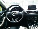 Mazda 3 AT 2018 - Bán gấp Mazda 3 2018 màu trắng, chính chủ, xe đi 22000 km