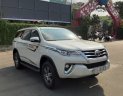 Toyota Fortuner 2.7 V AT 2018 - Bán Toyota Fortuner 2.7 model 2018, máy xăng, màu bạc, mới toanh như xe thùng, 1 tỷ 140 triệu