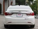 Hyundai Sonata  Y20 2011 - Bán ô tô Hyundai Sonata Y20 đời 2011, màu trắng, nhập khẩu như mới