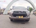 Toyota Innova E 2017 - Cần bán xe Toyota Innova E sản xuất năm 2017, màu bạc, xe gia đình