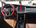 Toyota Innova E 2017 - Cần bán xe Toyota Innova E sản xuất năm 2017, màu bạc, xe gia đình