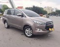 Toyota Innova E 2017 - Cần bán xe Toyota Innova E sản xuất năm 2017, màu bạc, xe gia đình