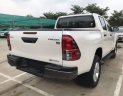 Toyota Hilux 2.4E 4x2 AT 2019 - Bán xe Toyota Hilux AT 2019, màu trắng, nhập khẩu, 695 triệu