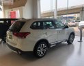 Mitsubishi Outlander 2.0 CVT 2019 - Cần bán xe Mitsubishi Outlander 2.0 CVT đời 2019, màu trắng, 808 triệu