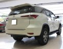 Toyota Fortuner 2017 - Bán Toyota Fortuner máy dầu đời 2017, màu trắng, xe nhập