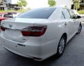 Toyota Camry 2.0 2016 - Bán ô tô Toyota Camry 2.0 năm sản xuất 2016, màu trắng