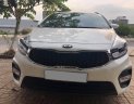 Kia Rondo 2017 - Cần bán xe Kia Rondo 2017 số sàn máy xăng, xe màu trắng rất đẹp