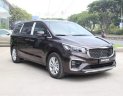 Kia Sedona  Luxury 2018 - Bán xe Kia Sedona năm sản xuất 2018, màu nâu