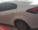 Kia Cerato 1.6MT 2017 - Bán Kia Cerato 1.6MT, màu trắng, đời 2017, xe gia đình ít đi