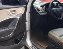 Hyundai Santa Fe 2.2L 4WD 2016 - Cần bán lại xe Hyundai Santa Fe 2.2L 4WD đời 2016, màu bạc như mới