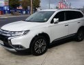 Mitsubishi Outlander 2.0 CVT Premium 2019 - Bán ô tô Mitsubishi Outlander 2.0 CVT Premium 2019, màu trắng giá cạnh tranh