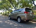 Toyota Innova 2.0E 2018 - Bán ô tô Toyota Innova 2.0E 2018, màu ghi, xe gia đình cần bán lại giá 715 triệu