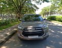 Toyota Innova 2.0E 2018 - Bán ô tô Toyota Innova 2.0E 2018, màu ghi, xe gia đình cần bán lại giá 715 triệu