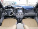 Hyundai Avante 1.6MT 2016 - Bán xe Hyundai Avante 1.6MT đời 2016, màu trắng