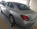 Mercedes-Benz E class E200 2017 - Bán Mercedes E200 2017, màu bạc, xe như mới, hỗ trợ ngân hàng 70%