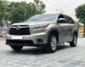 Toyota Highlander 2016 - Bán xe Toyota Highlander LE 2.7 2016, màu vàng, nhập Mỹ LH 0945.39.2468