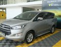 Toyota Innova E 2.0MT 2017 - Bán Toyota Innova E 2.0MT 2017, màu bạc