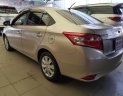 Toyota Vios 1.5E 2017 - Bán Toyota Vios 1.5E đời 2017, màu vàng cát