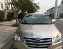 Toyota Innova 2.0E 2015 - Bán xe Toyota Innova 2.0E đời 2015, màu vàng