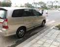 Toyota Innova 2.0E 2015 - Bán xe Toyota Innova 2.0E đời 2015, màu vàng