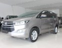 Toyota Innova E 2.0MT 2018 - Bán xe Toyota Innova E 2.0MT sản xuất 2018, màu xám số sàn